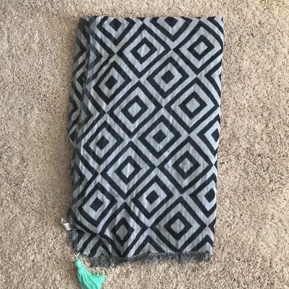 lululemon athletica Accessories - lululemon blanket scarf